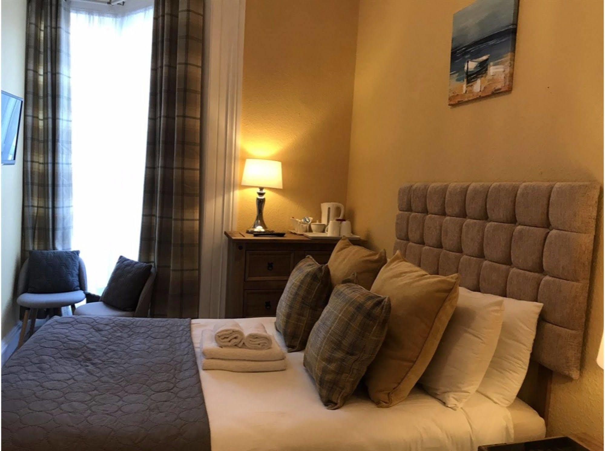 Sarnia Guest House (Adults Only) Уестън сюпър Меър Екстериор снимка