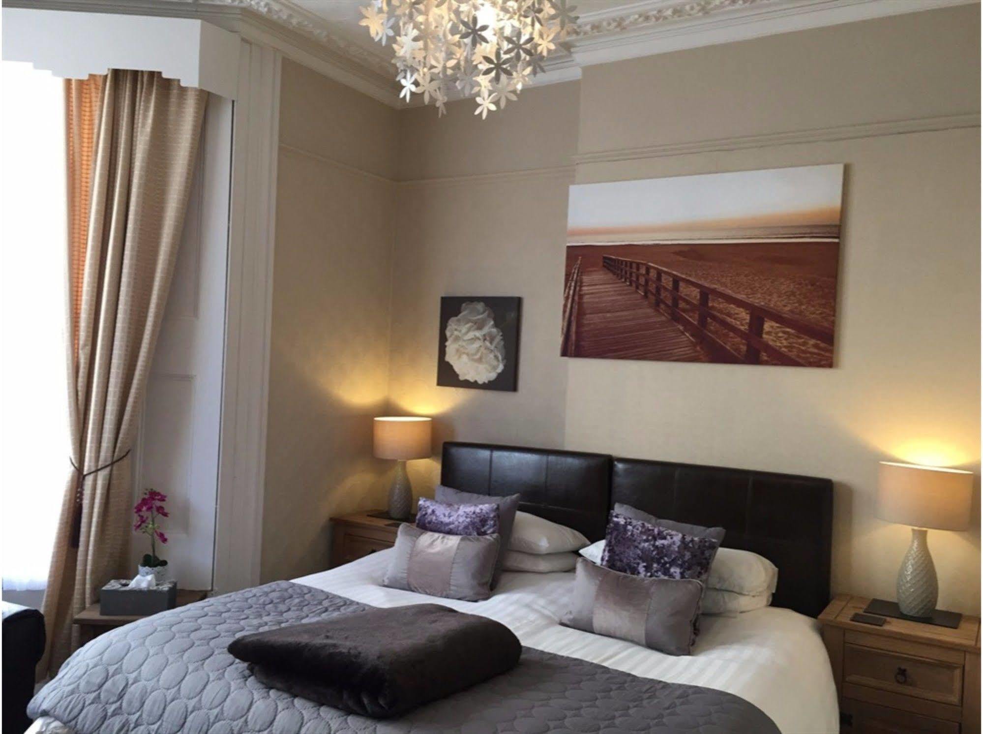 Sarnia Guest House (Adults Only) Уестън сюпър Меър Екстериор снимка